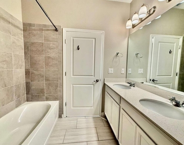 34329 Evergreen Hill Court - Photo Thumbnail 30