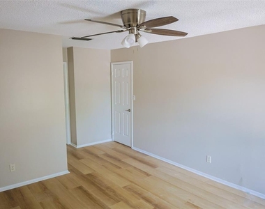 1061 85th Terrace N - Photo Thumbnail 8