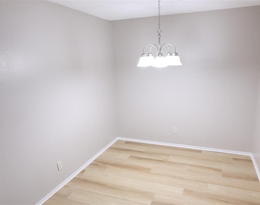 1061 85th Terrace N - Photo Thumbnail 4