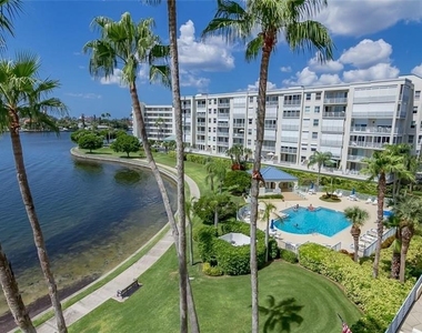 7902 Sailboat Key Boulevard S - Photo Thumbnail 19