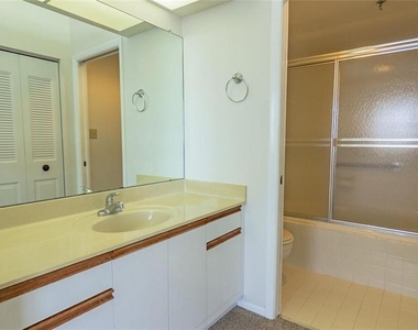 7902 Sailboat Key Boulevard S - Photo Thumbnail 18