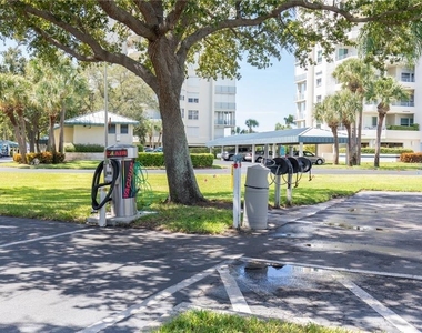 7902 Sailboat Key Boulevard S - Photo Thumbnail 42