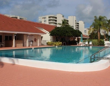 7902 Sailboat Key Boulevard S - Photo Thumbnail 35
