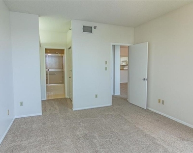 7902 Sailboat Key Boulevard S - Photo Thumbnail 15