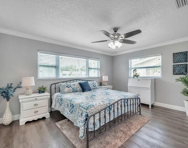 6770 15th Avenue N - Photo Thumbnail 6