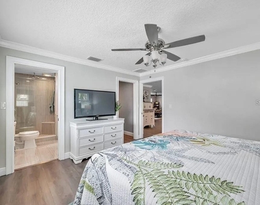 6770 15th Avenue N - Photo Thumbnail 13