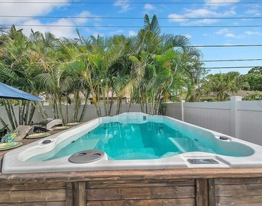 6770 15th Avenue N - Photo Thumbnail 16