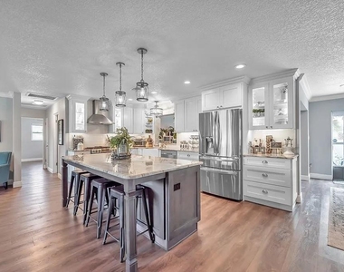 6770 15th Avenue N - Photo Thumbnail 4