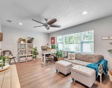 6770 15th Avenue N - Photo Thumbnail 5