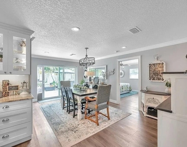 6770 15th Avenue N - Photo Thumbnail 7