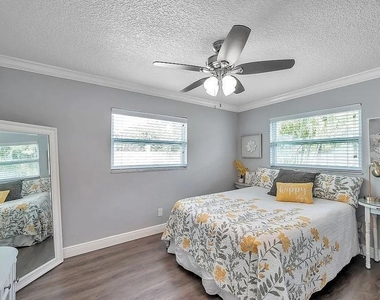 6770 15th Avenue N - Photo Thumbnail 11