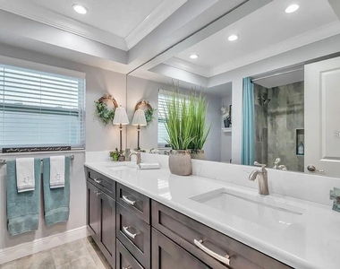6770 15th Avenue N - Photo Thumbnail 8