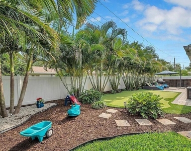 6770 15th Avenue N - Photo Thumbnail 17