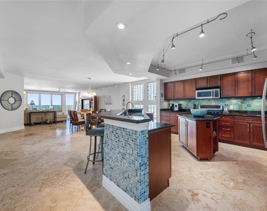 1350 Gulf Boulevard - Photo Thumbnail 8