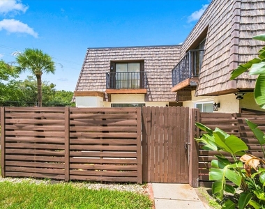 15446 E Pond Woods Drive - Photo Thumbnail 1
