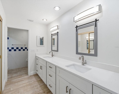 15446 E Pond Woods Drive - Photo Thumbnail 30