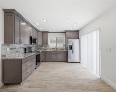 15446 E Pond Woods Drive - Photo Thumbnail 10
