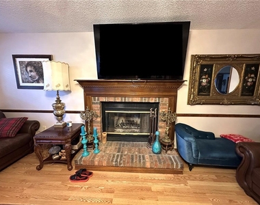 8834 Whispering Oaks Trail - Photo Thumbnail 17