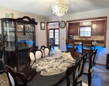 8834 Whispering Oaks Trail - Photo Thumbnail 11