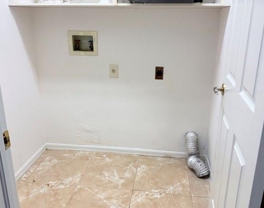 8708 Maple Lake Place - Photo Thumbnail 23