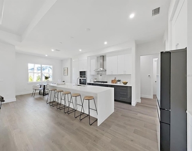 4716 Hickory Oak Drive - Photo Thumbnail 12