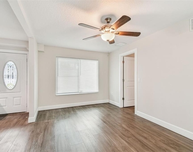 650 E Tarpon Avenue - Photo Thumbnail 11