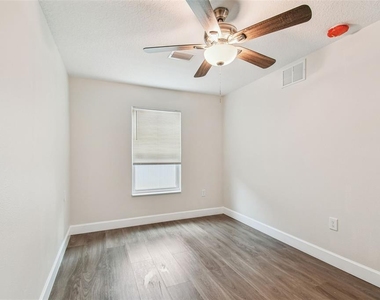 650 E Tarpon Avenue - Photo Thumbnail 13