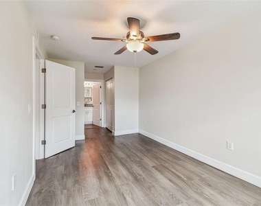 650 E Tarpon Avenue - Photo Thumbnail 20