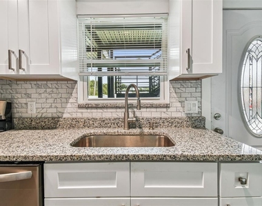 650 E Tarpon Avenue - Photo Thumbnail 17