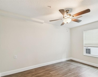 650 E Tarpon Avenue - Photo Thumbnail 12