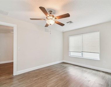 650 E Tarpon Avenue - Photo Thumbnail 7