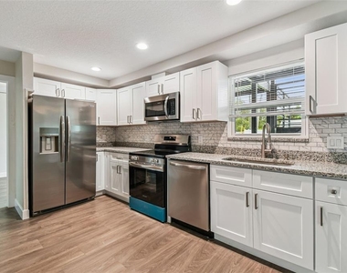 650 E Tarpon Avenue - Photo Thumbnail 16