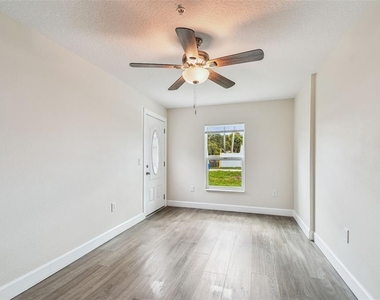 650 E Tarpon Avenue - Photo Thumbnail 23
