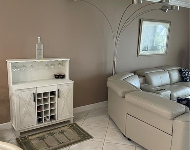 895 S Gulfview Boulevard - Photo Thumbnail 16