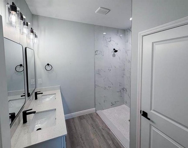 3018 Auburn Boulevard - Photo Thumbnail 5