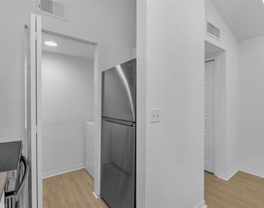 5144 City Street - Photo Thumbnail 4