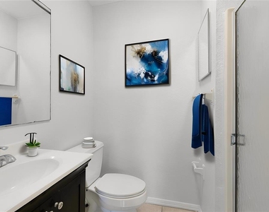 1040 S Buena Vista Drive - Photo Thumbnail 4