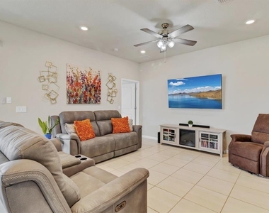 1872 Summer Serenity Drive - Photo Thumbnail 3