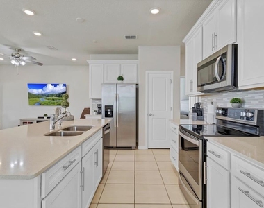 1872 Summer Serenity Drive - Photo Thumbnail 2