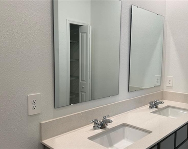 4241 N Little Owl Lane - Photo Thumbnail 6