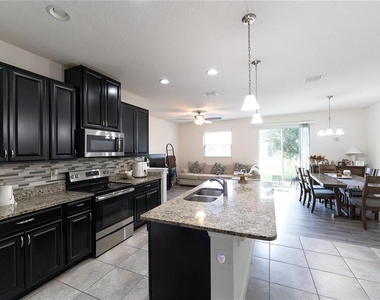 2749 Pleasant Cypress Circle - Photo Thumbnail 5