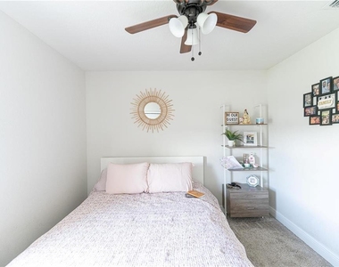 2749 Pleasant Cypress Circle - Photo Thumbnail 13