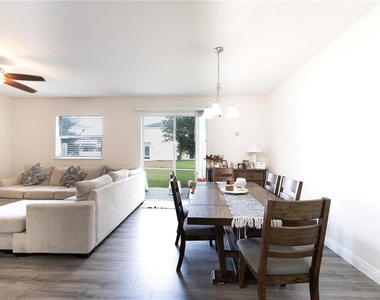 2749 Pleasant Cypress Circle - Photo Thumbnail 3