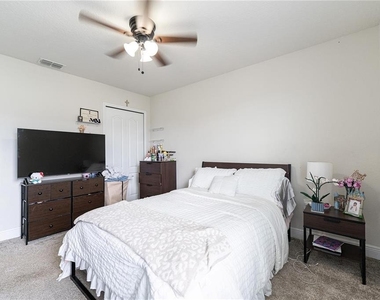 2749 Pleasant Cypress Circle - Photo Thumbnail 14