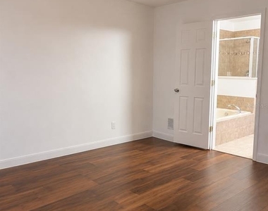 910 Spring Harvest Court - Photo Thumbnail 8