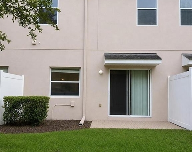 910 Spring Harvest Court - Photo Thumbnail 9