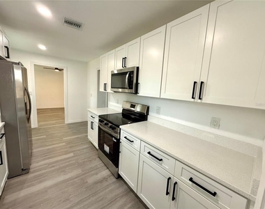 701 Alfred Drive - Photo Thumbnail 10