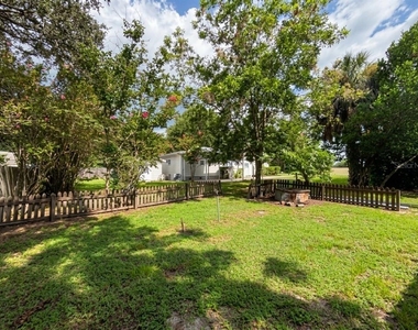 320 W Bullard Avenue - Photo Thumbnail 21