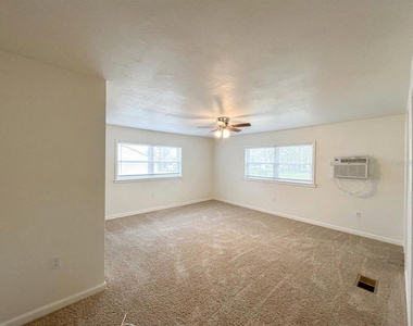 320 W Bullard Avenue - Photo Thumbnail 9