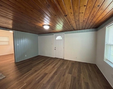 320 W Bullard Avenue - Photo Thumbnail 16